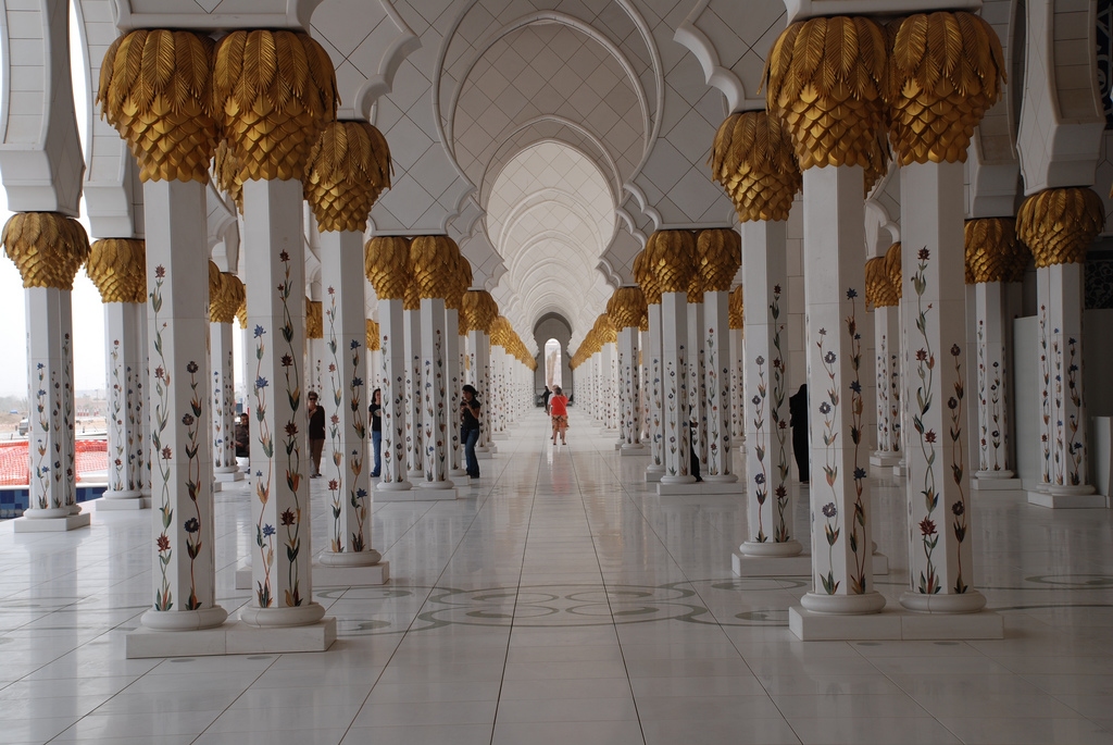 Sheikh Zayed Mosque in Dubai (pillars)